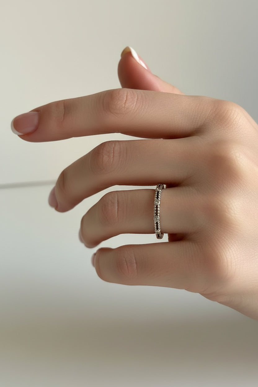Anillo LEE Ajustable - Diseño Versátil y Elegante