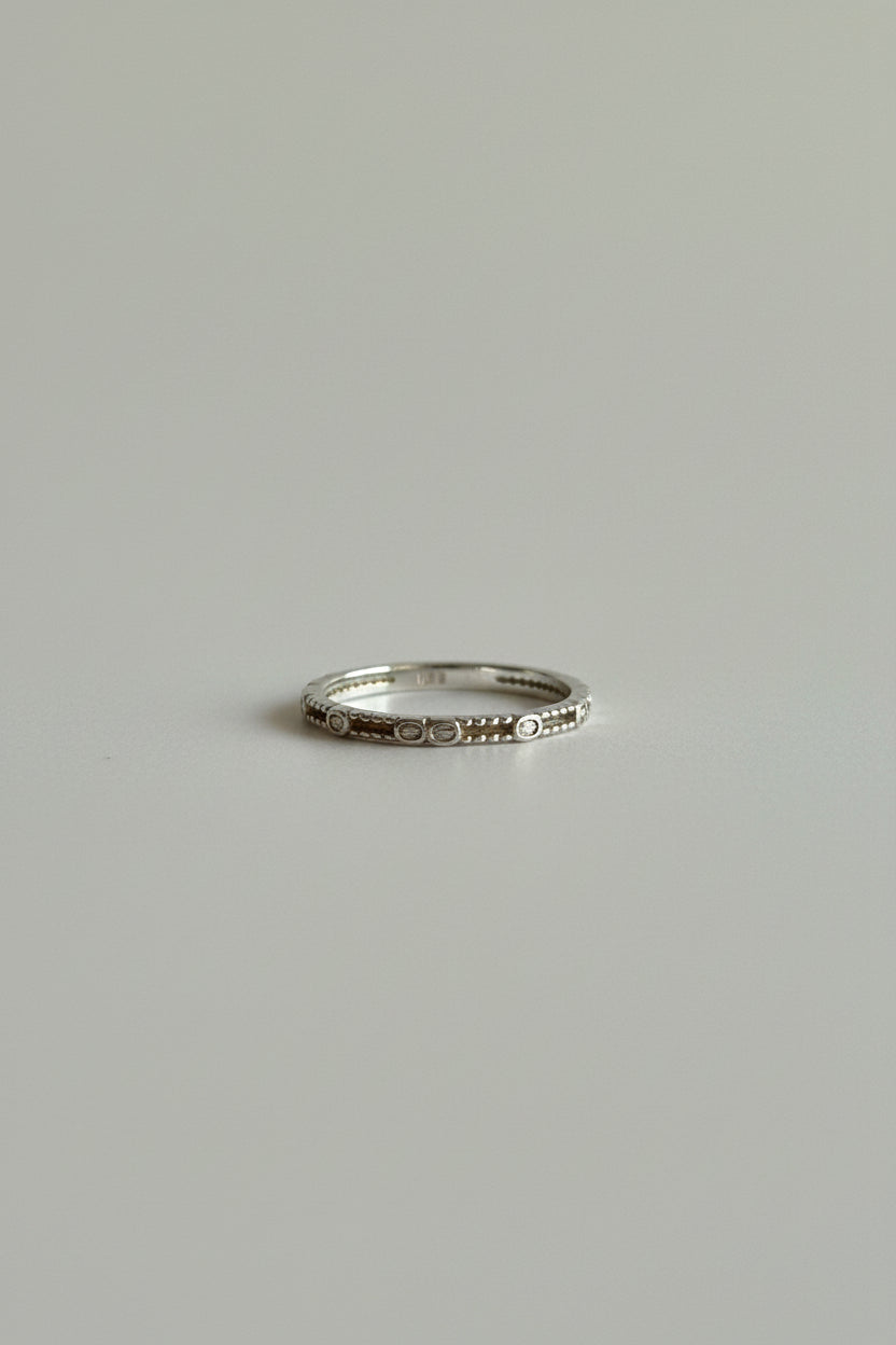Anillo LEE Ajustable - Diseño Versátil y Elegante