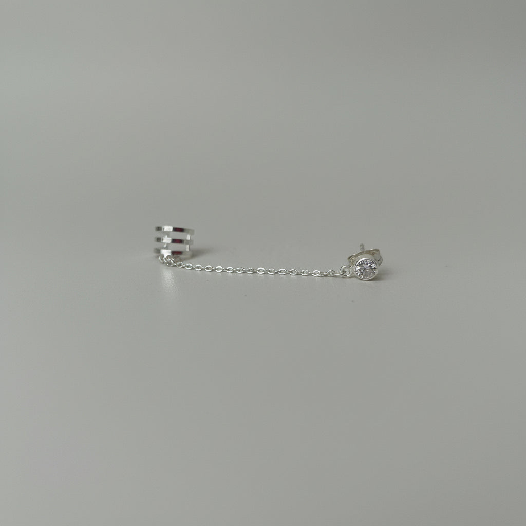Ear Cuff con Cadena de Plata de Ley 925 - Diseño Moderno