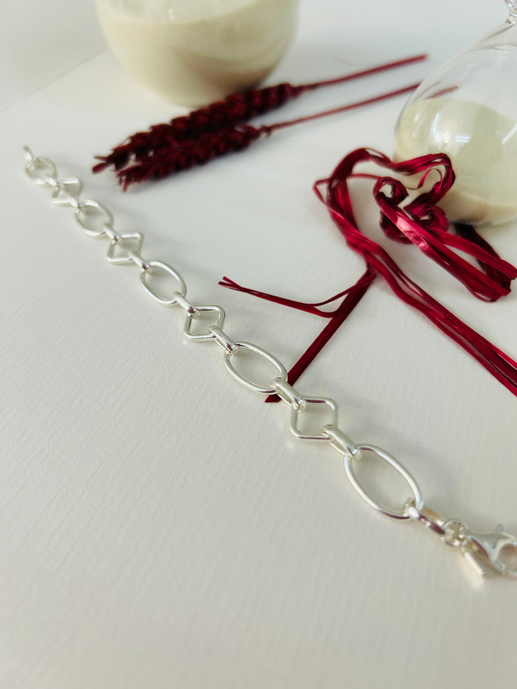 Pulsera de Asas - Diseño Único y Elegante