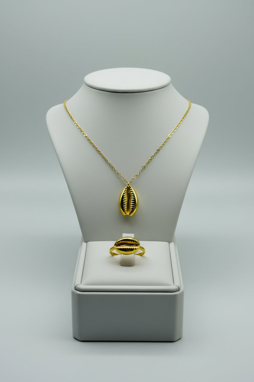 Conjunto SEA GOLD - Anillo y Collar con Concha Marina